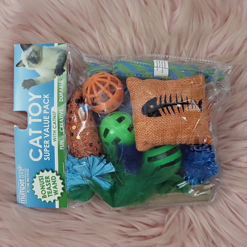 SALE!! Brand New MULTIPET CAT TOYS VALUE PACK